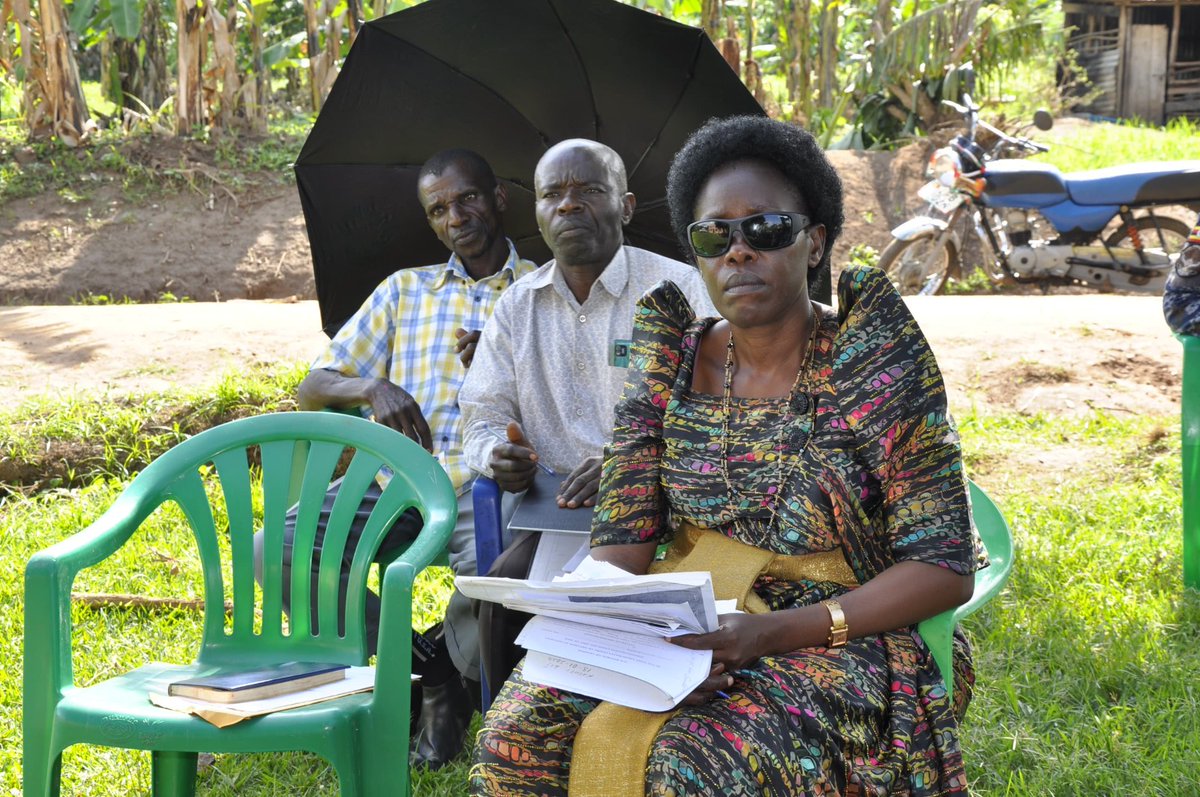 Calm was restored in Mityana after a group of land blockers attempted to illegally evict a Mosque and tenants  on Ssingo Block 55 plots 32, 108, 109, 110 and 111 at Katiiti village, Kagere Kamu parish, Ssekanyonyi Sub County.

I halted all activities by the said brokers and