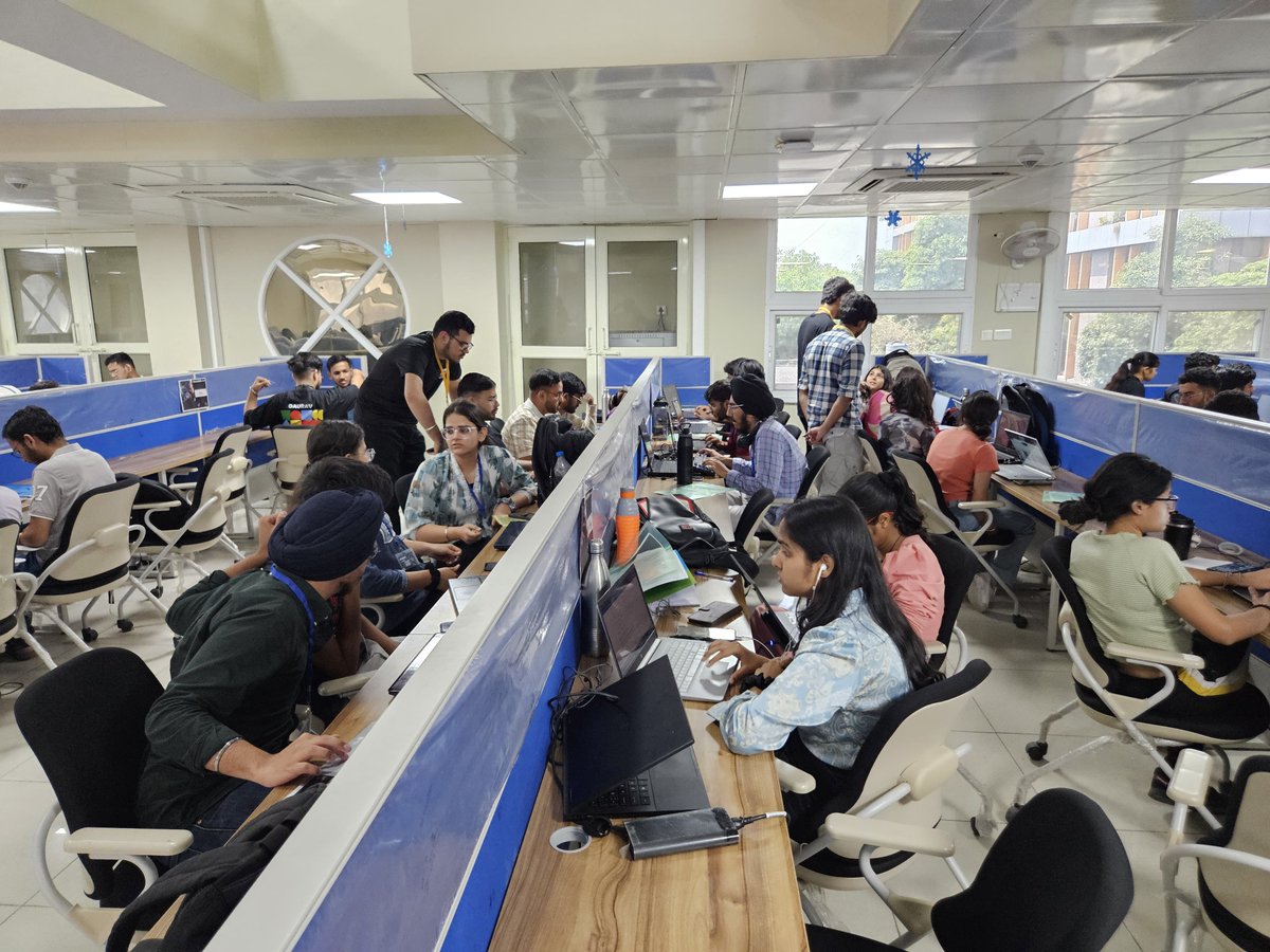 SharpEconomy's tweet photo. Energy 🔥
Creativity ✨
Real builders 💻
#HackMol 6.0 at NIT Jalandhar is on another level — and #SharpRewards is right in the heart of it all!
Let’s empower student-led innovation.
Keep an eye on us for what next 👀
@GDSCNitj #SharpEconomy #HackToTheFuture #SharpRewards #CryptoBuilders