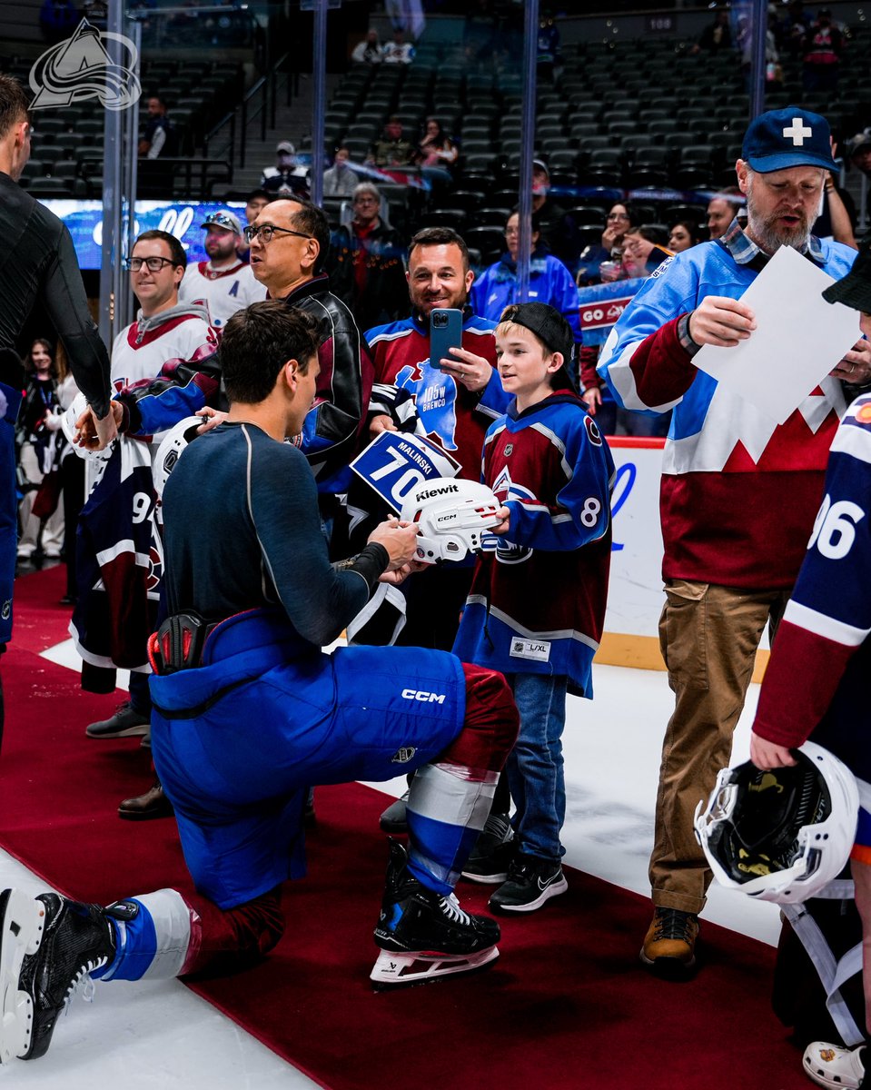 Avalanche's tweet photo. The best fans in the world ❤️💙 https://t.co/hFFGACscK8