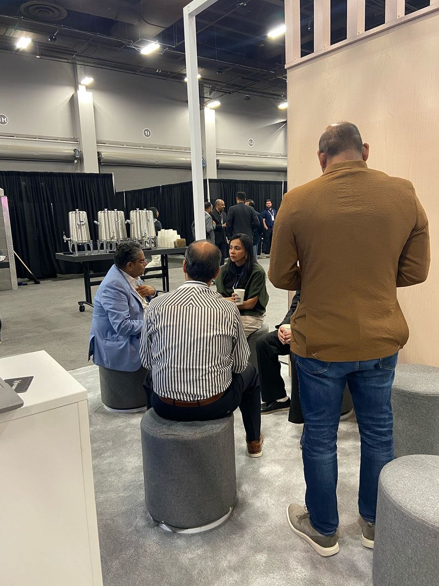 InfosysAmericas's tweet image. Quick update on #InfyAtNext25: Connections and meetings continue!

#InfosysCobalt #GoogleCloudPartner #InfosysTopaz