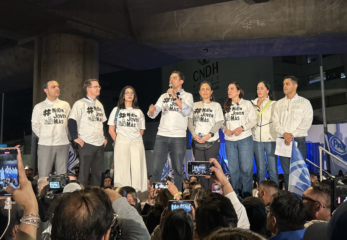 Exigimos #JusticiaYA por la desaparición de miles de mexicanas y mexicanos que hoy no están con sus seres queridos.

México merece ser escuchado, merece justicia y merece paz. ¡Eso queremos para el país y para las y los jóvenes! 🇲🇽

¡Las familias mexicanas cuentan con
