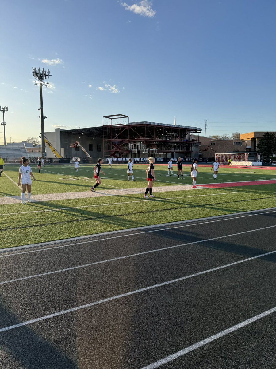 ✅First round of Metros
Another Varsity W in the books tonight!

Look at Phelps Field shining 🤩 
Onto the next opportunity tomorrow at 4:30pm Millard North. See you then!
#gowarriors #wearewestside #nebraskasoccer