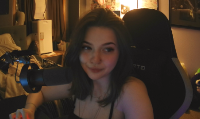 live on tiktok come come :) 

tiktok.com/@xosnows1/live…