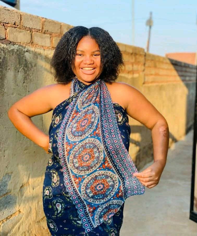 MbazimaThomason's tweet photo. Please help us find Itumeleng Ezekiel. It’s been a year since she left home in Naledi, and we hear she may be at Protea Glen. She’s no longer in school and was in grade 9 at Naledi High. Our family is very concerned about her. If anyone sees her, please let her know to come home. https://t.co/iLMhNpSEi9