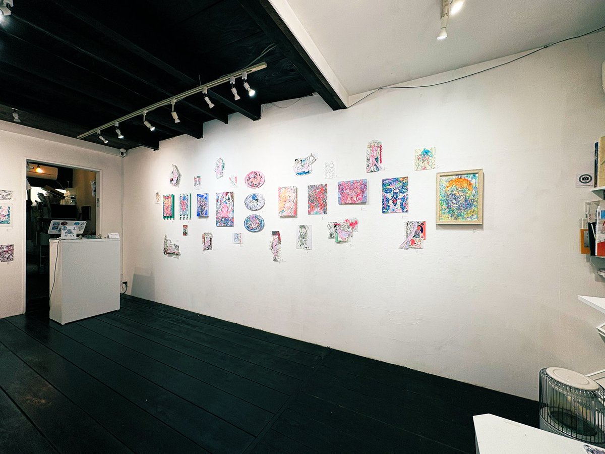 アトリエ三月さんでの個展7日目になりました
🏝️15時オープンです
本日もよろしくお願いします! 