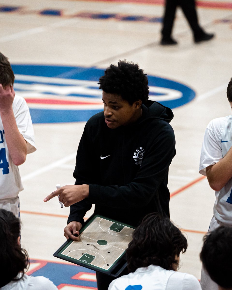 Cjbuckets19's tweet photo. Year 2 coming up for coaching looking to add more wins as a coach and put them in the winning column. https://t.co/lT4QDRcBmn