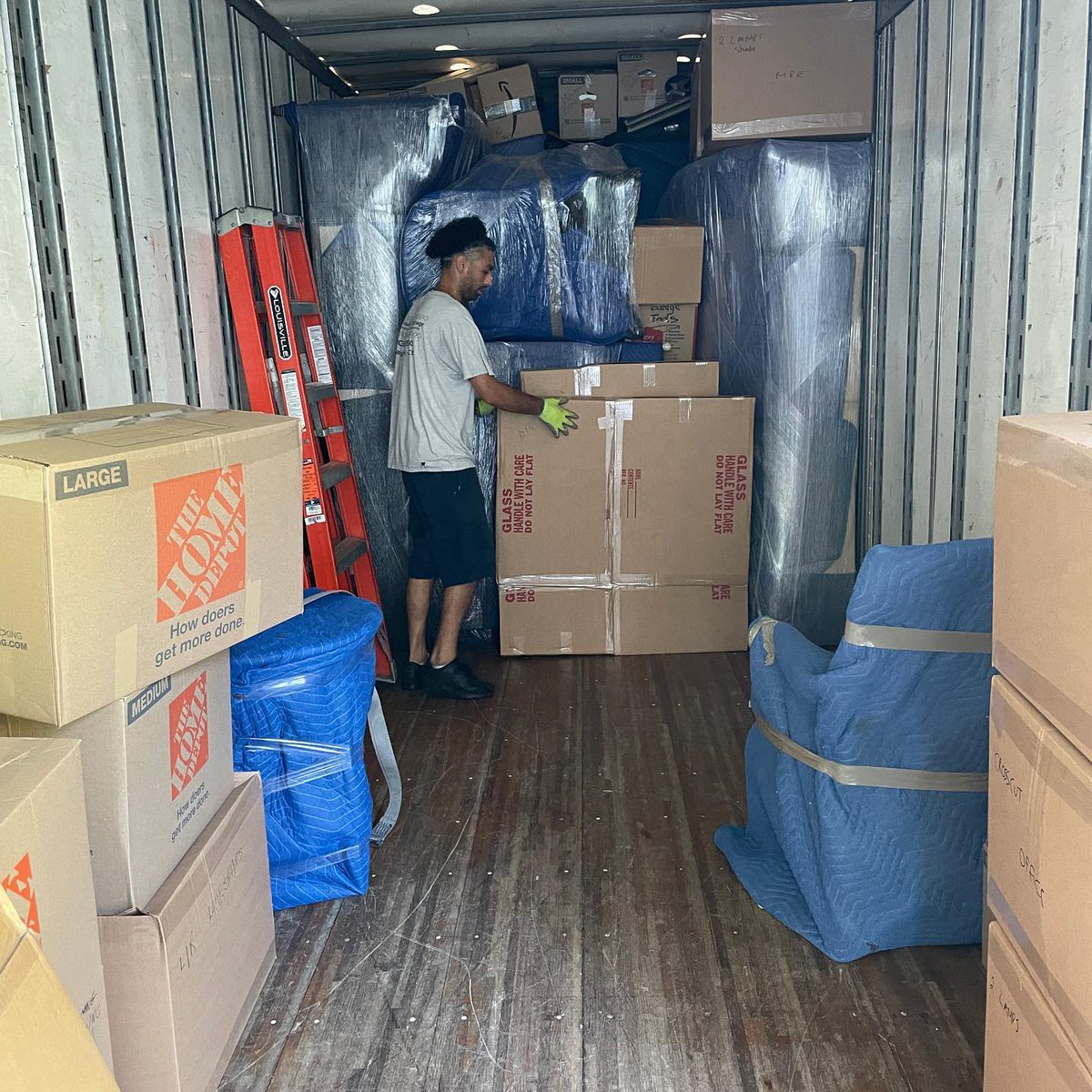 RealMovingofCT's tweet image. Don't let relocation overwhelm you.

Call us at (203) 300-3530 or visit realmovingstorage.com/moving-in-fair…

#RealMovingStorage #FairfieldStorage #ConnecticutMovers #StressFreeMoving #StorageSolutions #MovingDayHelp #MovingDayHelp #BethelCT