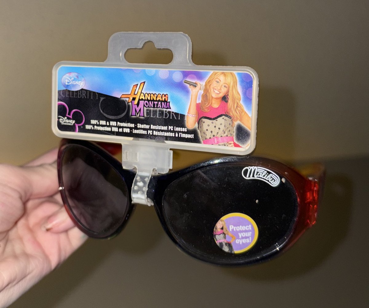 aavveery's tweet photo. hannah montana will be protecting my eyes this summer #thanksobama https://t.co/Uup2facuCM