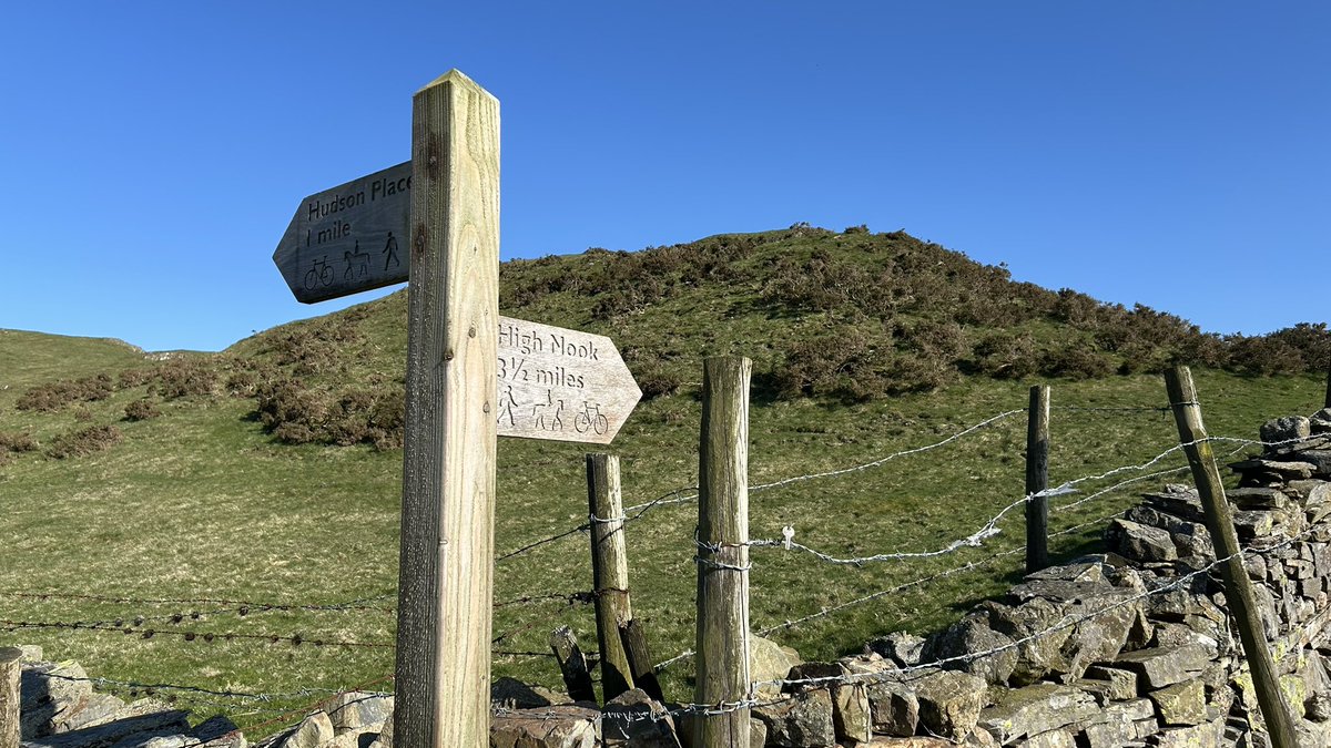 Dave___Allen's tweet photo. @FingerpostFri #fingerpostfri #lakedistrict https://t.co/wzDY1oHeu9