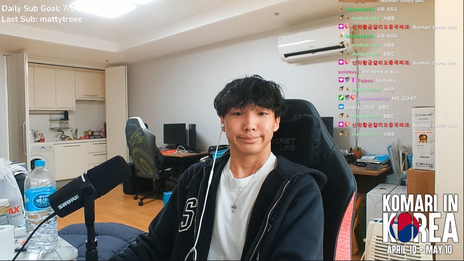 KomariLoL's tweet photo. FIRST STREAM IN KOREA RN 🔥
@huncho1v9 leg reveal later
https://t.co/L8lEK4nwbu