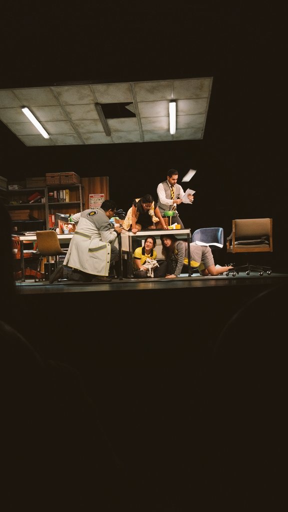 dualidadteatral's tweet photo. TODO ESTÁ BIEN.
🗄️🗄️🗄️
En TEATRO ORIENTACIÓN.
🖥️💻⌨️🖨️🖱️
Ju y Vi 20h 
Sa 19h 
Do 18h 
Al 27 de Abril
Suspende 17 y 18 de Abril.
🗃️✏️🖊️📎📝
-El protocolo es el protocolo-.
🗂️📊📈📌📦

DIVERSIÓN GARANTIZADA.

#Teatro #Tendencias #Humor #Comedia https://t.co/NUtrpgeax0