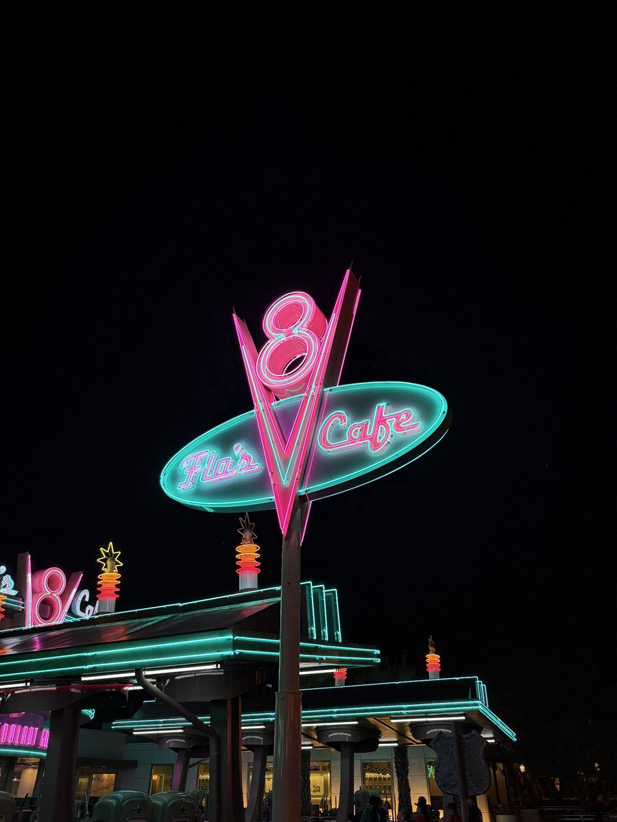 jakestewart21's tweet photo. Goodnight Radiator Springs 😴 https://t.co/YZa3n4Fy5O