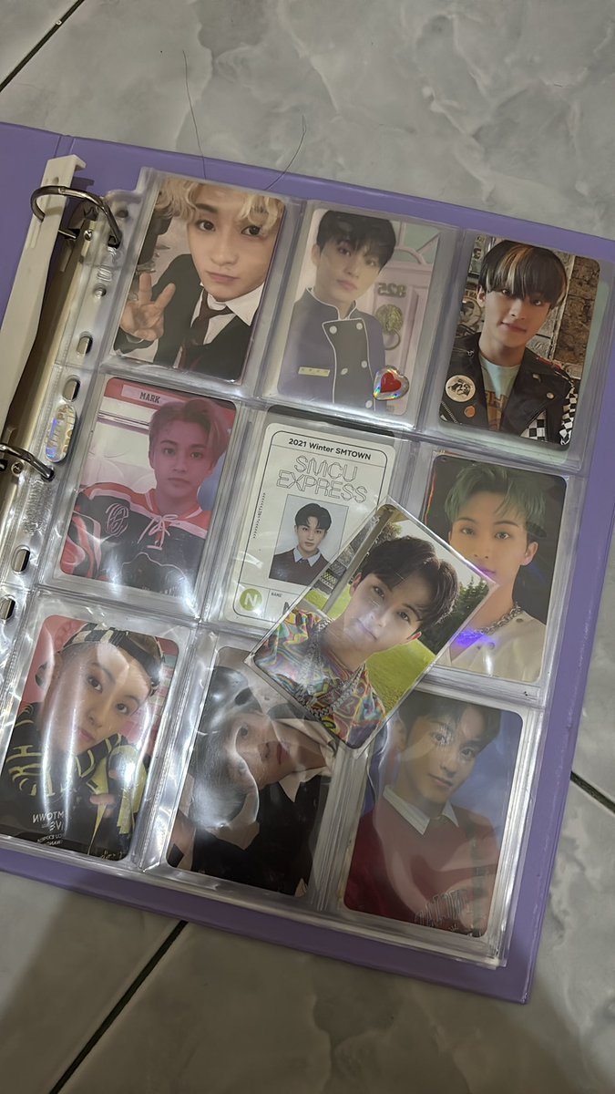 hwangkhal's tweet photo. haloo ada yg mau gaa kl kujual aku udh stop collect #wts #MARKLEE https://t.co/hHJHuO0ET4