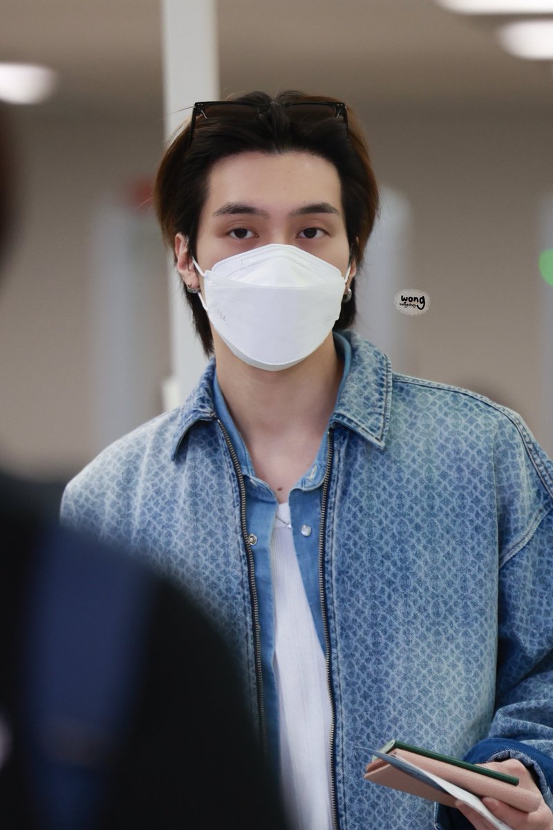 wong_benignboy's tweet photo. 2025.APR.11
GMP

Hi hi Handsome

#HENDERY #헨드리 #黄冠亨
#威神V #WayV #WeishenV https://t.co/GjeCpYyop7