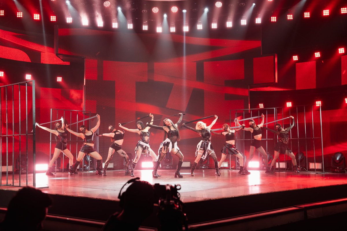 mypretzelle's tweet photo. 📸  T - Pop Stage Show 🔥 

Red Flag (ลองดูมั้ย) - PRETZELLE AT #TpopStagepresentedbyPEPSI

ดูย้อนหลังได้ที่ Youtube : TpopStageShow 

#PRETZELLE 
#Pretzelle_Redflag 
#PretzelleRedflag_ลองดูมั้ย https://t.co/pjcPzQdri0