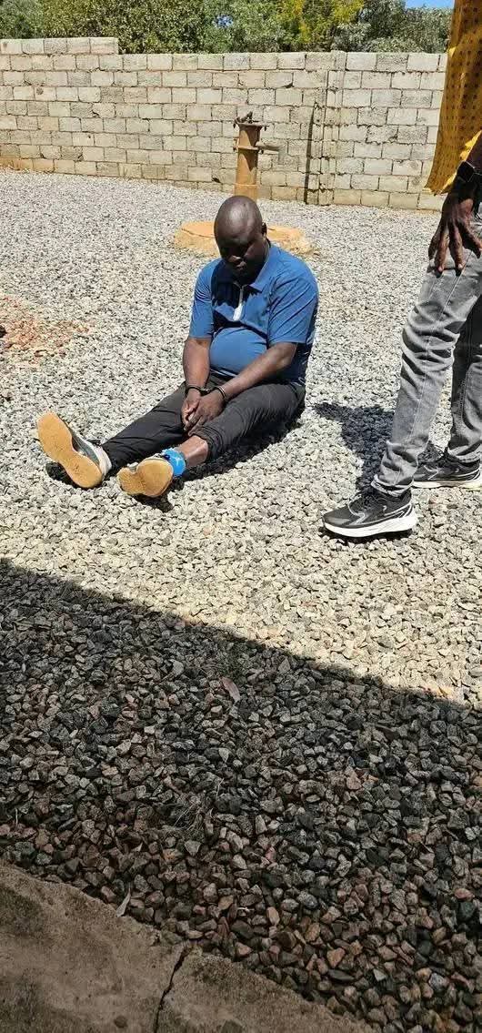 BangweuluTv's tweet photo. Police in Chipangali arrest Abraham Lungu for allegedly defiling a 13-year-old girl, luring her with promises of land and a bar. Inkosi Kapatamoyo, a staunch advocate against gender-based violence, confirms the arrest at a council checkpoint. #StopChildDefilement #Zambia https://t.co/6obp0eInef