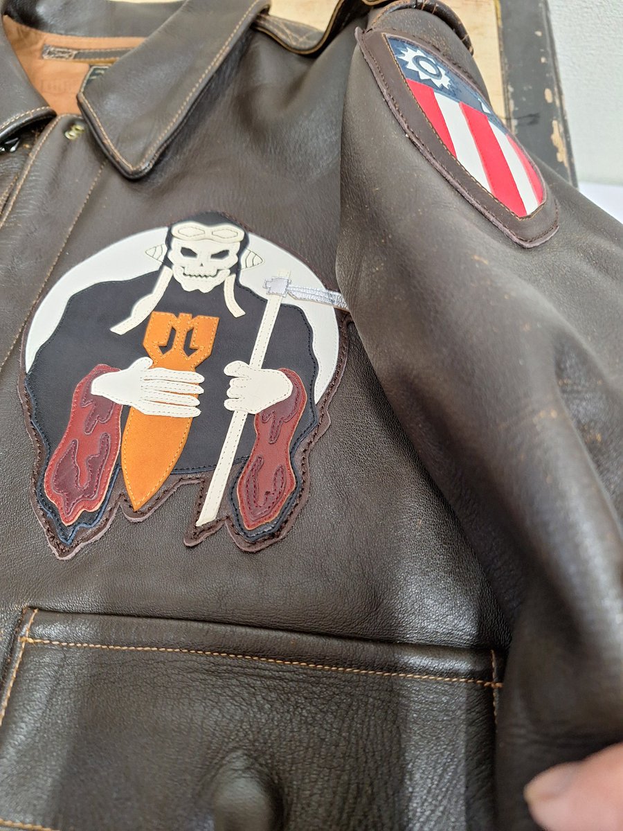 hoprepair1997_'s tweet photo. 今日は「ガッツポーズ」の日だそうです
色々な記念日がありますね
BUZZ RICKSON
(バズリクソン)A2に革で作られたワッペンを取り付けました
20年くらい前のバズリクソンだそうです
#バズリクソン
#buzzrickson
#A2
#革ジャン
#ブーツ修理
#ほっぷ高崎
#群馬県 https://t.co/JZtN1lAnZg