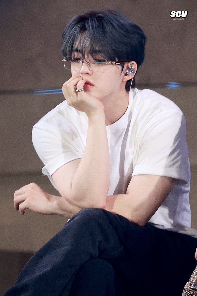 scoupsyou08's tweet photo. 240724 Caratland

#seventeen #세븐틴 #scoups 
#에스쿱스 #최승철 #승철 
@pledis_17 https://t.co/wOy1JuXuYV