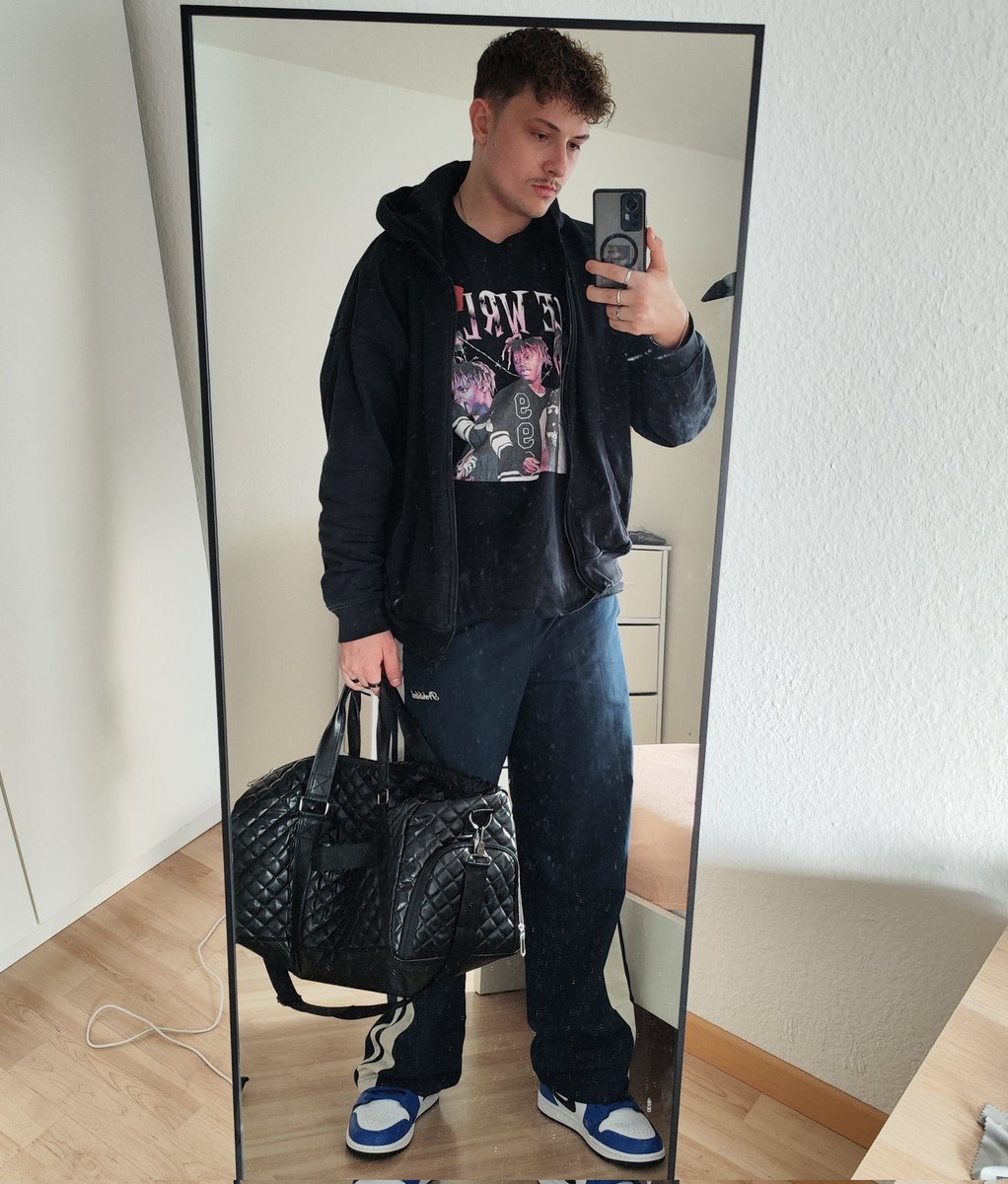 𝘼𝙨𝙩𝙝𝙧𝙖 tweet media