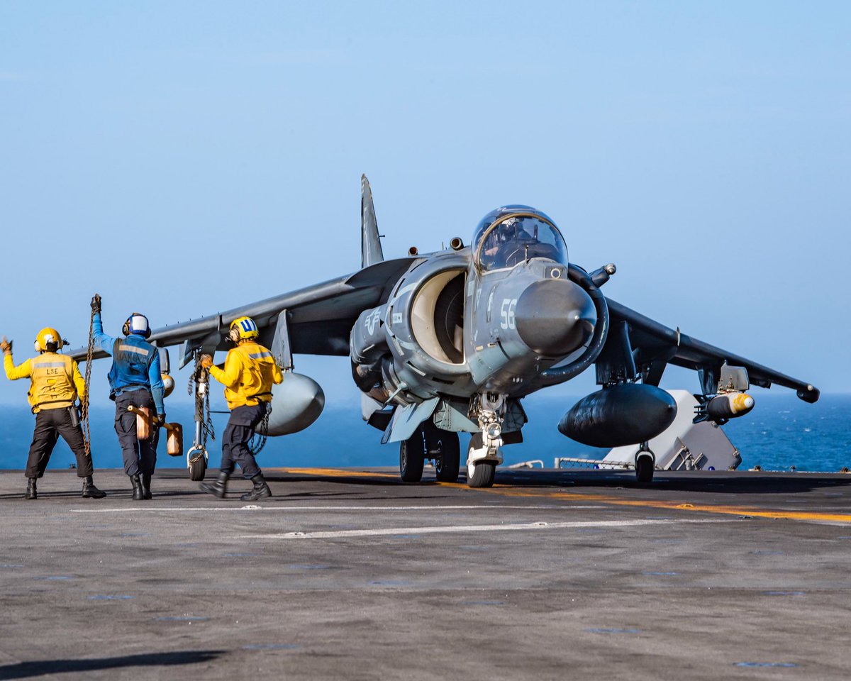 kadonkey's tweet photo. A Marine Corps AV-8B aboard the USS KEARSARGE (MC1 Mike DiMestico) https://t.co/d2lvG5tbFb