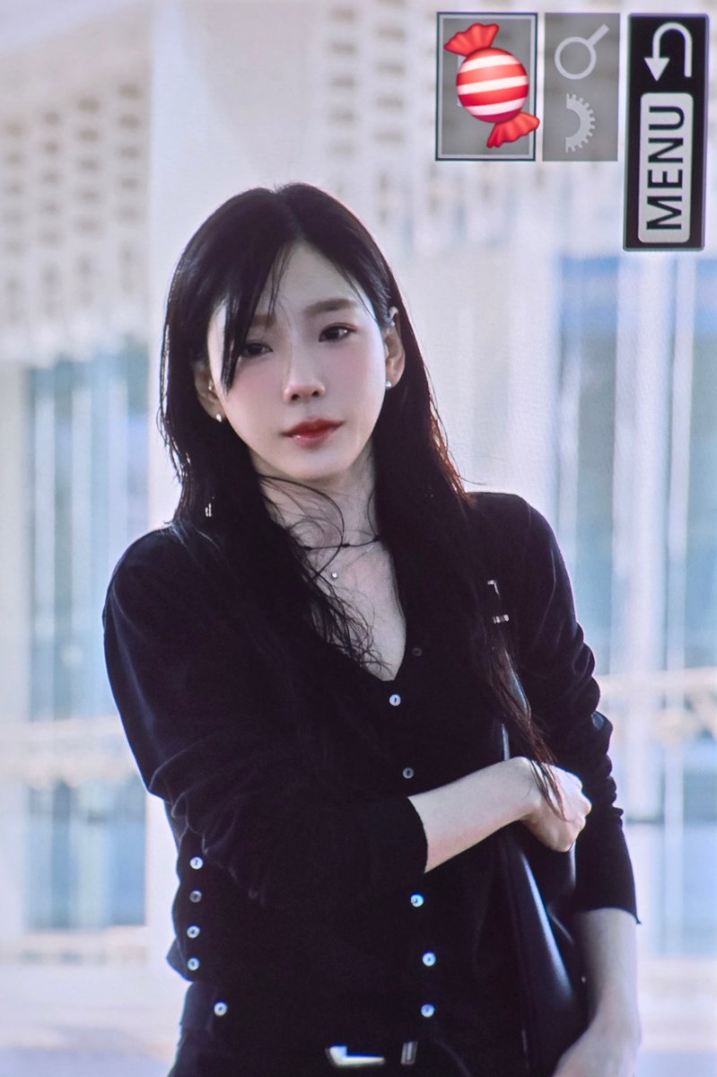 Candy_Jewelly's tweet photo. 250411 ICN🛫프리뷰 
조금 추워 🥺
#태연 #TAEYEON https://t.co/jGZ1h0ufAM