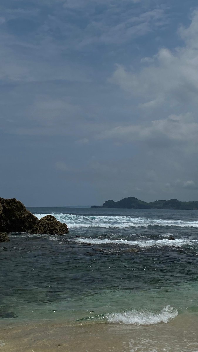 nfrdsa's tweet image. Membelang🩶