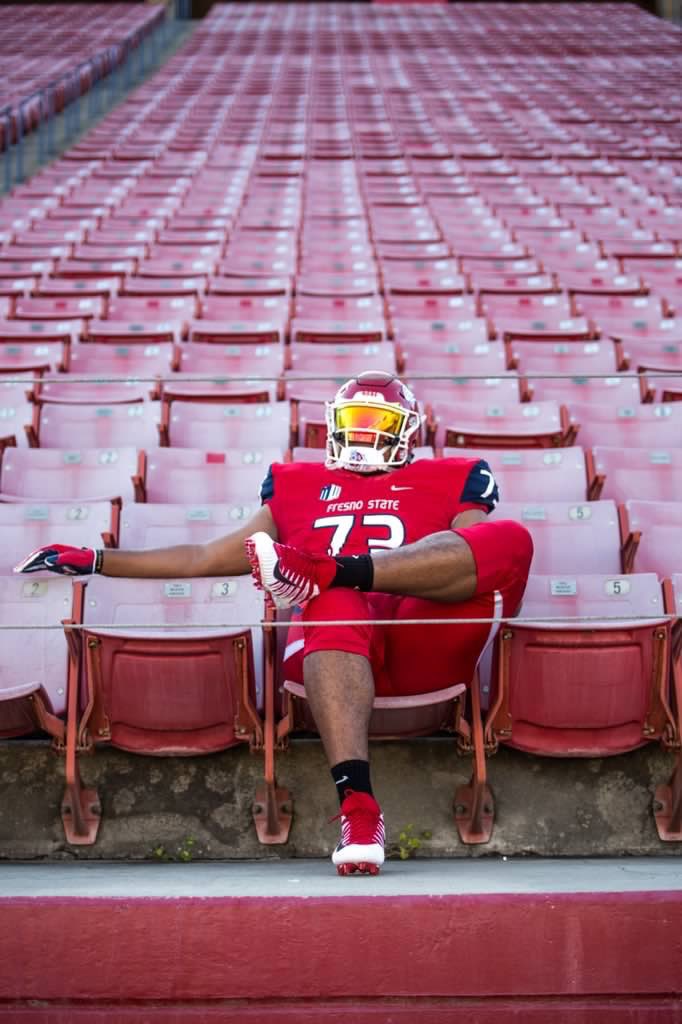 joey_wright_'s tweet photo. Fresno State offered 🙌🏾 #BullDogs https://t.co/ATNUkWu3Tj