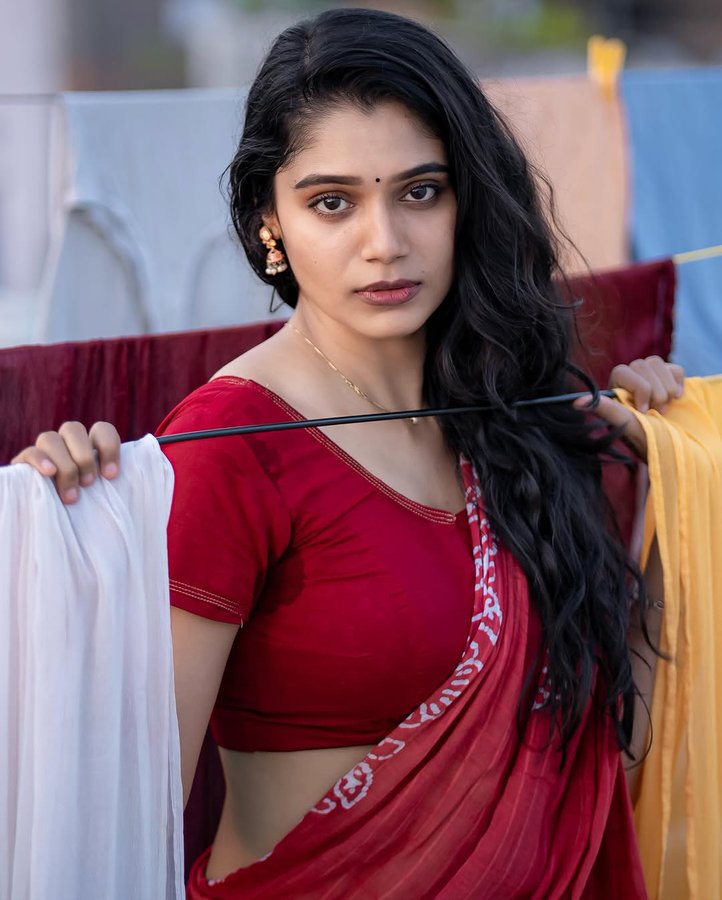 GoOyOqBaoAANRop?format=jpg&name=900x900