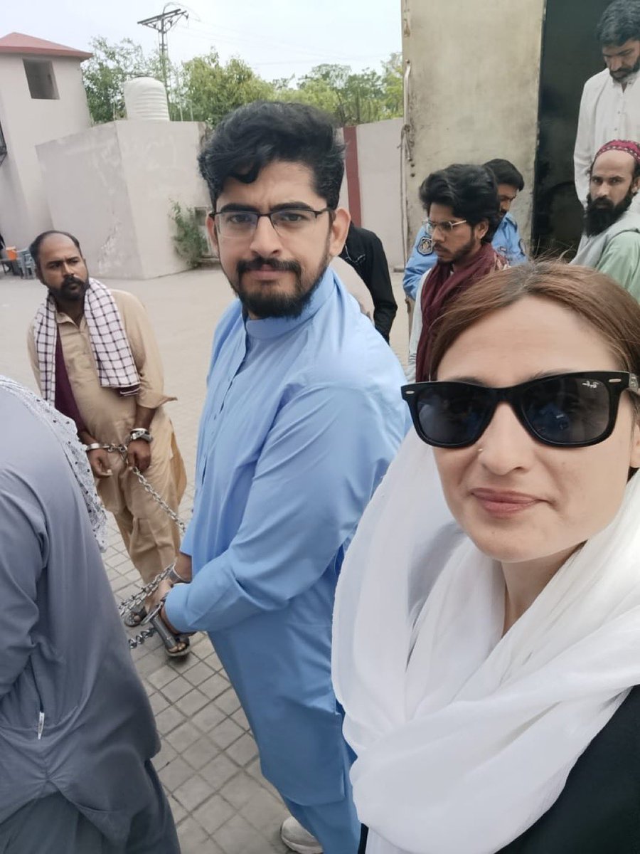 اِس معصوم کو رہا کرو۔۔۔۔

حیدر سعید کو رہا کرو۔۔۔۔