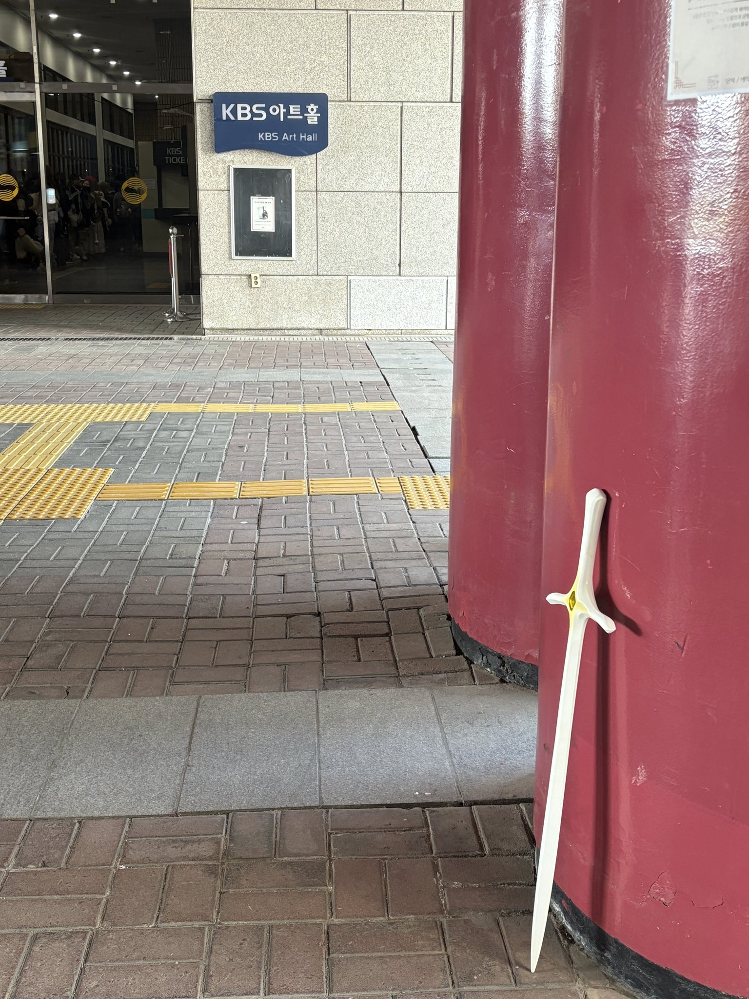 GoOyyOObUAAoVTd?format=jpg&name=large