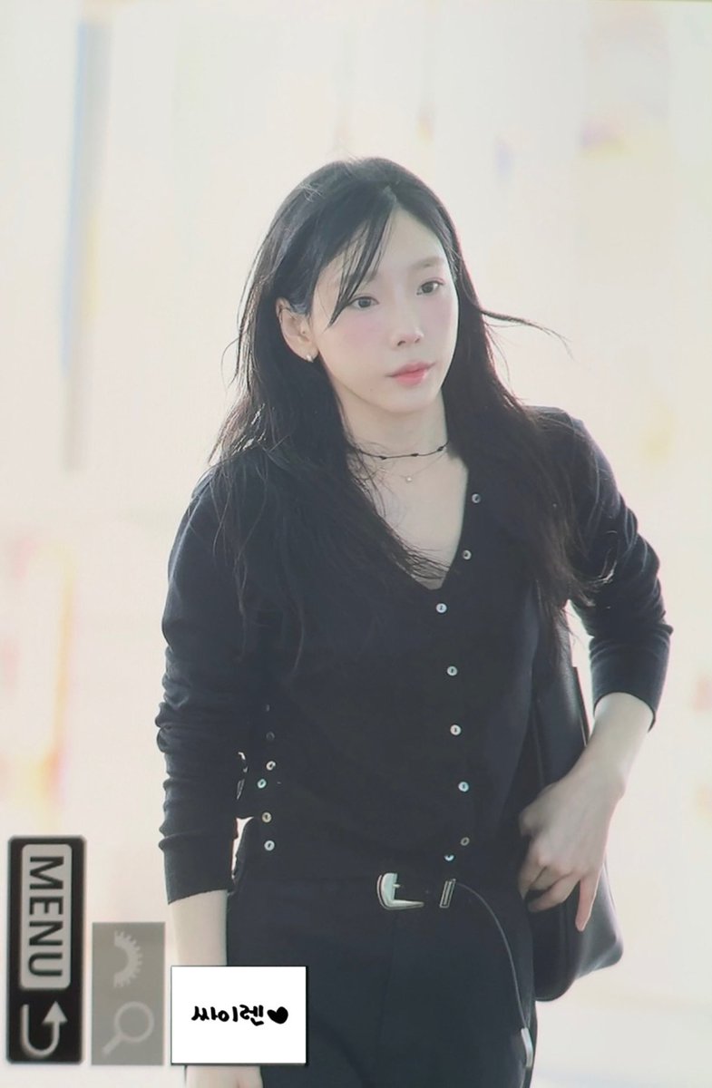 SIRENx39's tweet photo. 250411 ✈️ #태연 #TAEYEON https://t.co/06KcqnVsiV
