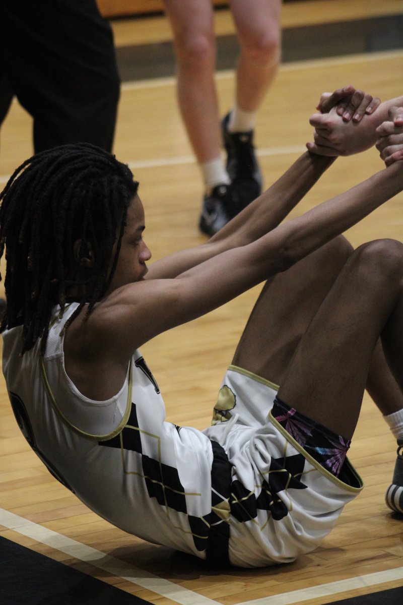 schamberss2's tweet photo. First, I want to thank the man above without him I wouldn’t be here today, I want to thank coach hill for being a outstanding coach and i greatly appreciate him.After a long talk with my parents, I will be transferring to Lafayette High School for my last 2 years of High school. https://t.co/w2MDnuBQRy