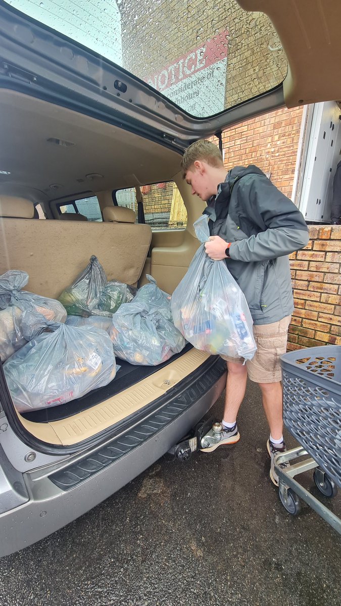 AdelineOdette's tweet photo. STINT collection at Pnp Depo. Food in a bag. Students Volunteers at STINT  every holiday in Westrand, Weltevreden Park working in their Community service  hours needed. https://t.co/HIcX7ly6eU
