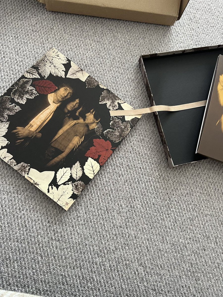 Small Faces Fan Club (@smallfacesfans) on Twitter photo Keep an eye out peeps, the posties are delivering goodies today #theautumnstone Keep an eye out peeps, the posties are delivering goodies today #theautumnstone
