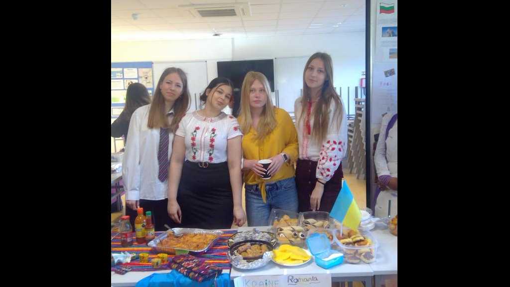 StBricins's tweet photo. Kudos to all our wonderful students for their enthusiastic participation in this year's Multicultural Day! Our students celebrated the diverse cultures represented within our school community. #multiculturalday #diversity #equality https://t.co/oTzj1B1oGE