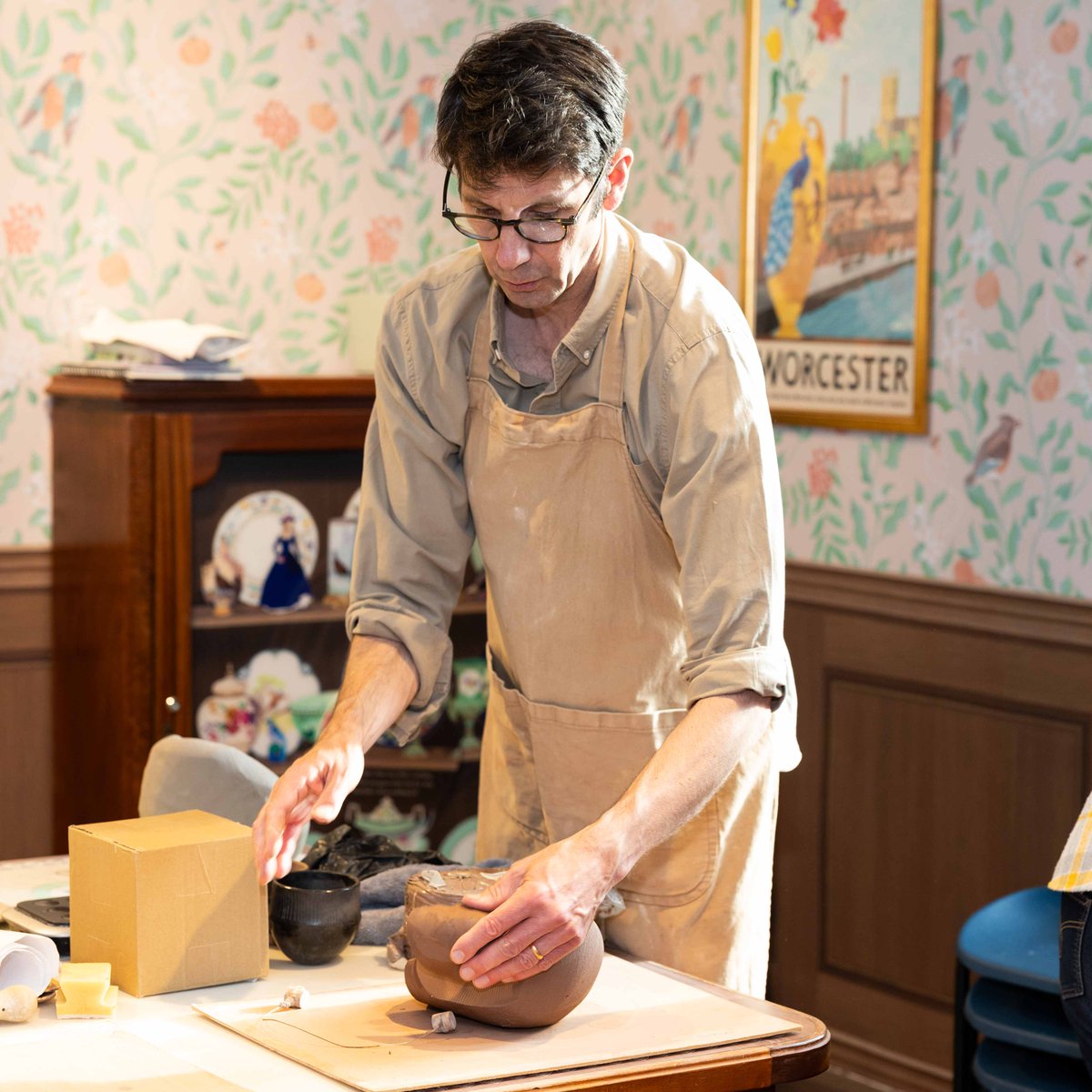 TheMoRW's tweet image. Join Rupert of Brakspear Ceramics on a 6 week adventure.

Discover the art of hand-building ceramics in a hands on evening course at #TheMoRW All materials are included.

Starting 24 April, 7pm-9pm

…-of-royal-worcester.arttickets.org.uk/museum-of-roya…

 #worcesternews #severnarts #tilemaking #britisharts
