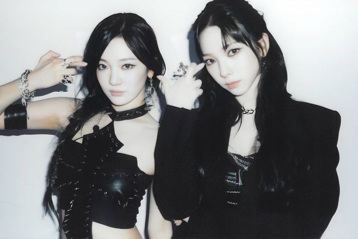 3CHOZHU's tweet photo. ⠀
⠀⠀⠀⠀⠀⠀⠀𝗁𝖺𝗉𝗉𝗒 𝖻𝗂𝗋𝗍𝗁𝓭𝗮𝘆   ,  𝗆𝗒 𝗈𝗍𝗁𝖾𝗋
⠀⠀⠀⠀⠀ ⠀𝗽𝘂𝘇𝘇𝗹𝗲 𝗉𝗂𝖾𝖼𝖾  🧩 𝓚𝖺𝗋𝗂𝗇𝖺 𝗱𝗮𝘆 !
 
⠀⠀⠀⠀с днём рождения мою половинку , мою самую любимую онни на свете ! пожалуйста , не переставай приходить ко мне ночью , я тебя люблю ♡  ˒  🌗 https://t.co/KQXUndNXGi