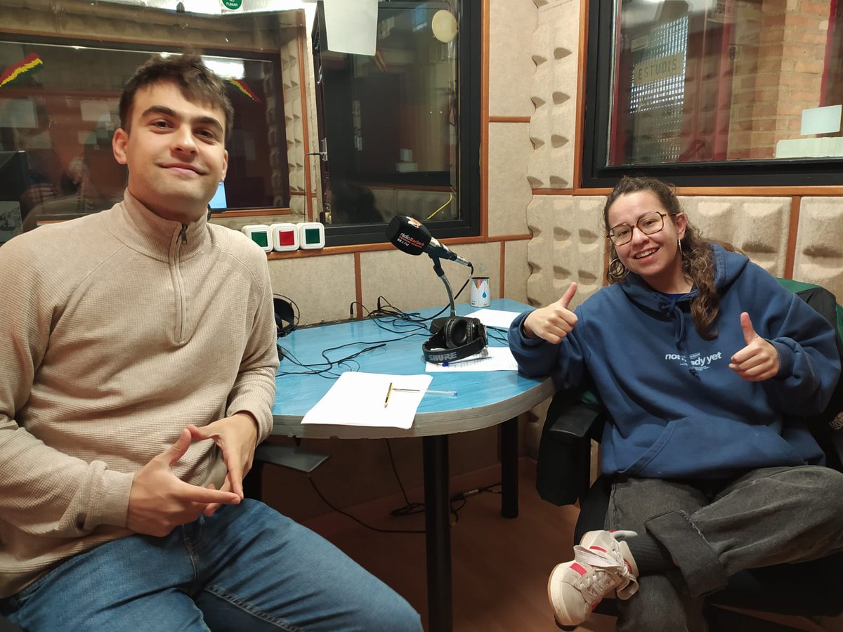 magazin981's tweet photo. ▶️L'entrevista del dia la fem amb l'@avanamics aprofitant que avui es commemora Dia Mundial del Parkinson. Ens acompanyen l'Oriol Cuerva i la Marta Valverde i tanquem la setmana amb cinema de la veu de l'@EliCapdevila ⬇️
https://t.co/opKXDd9u5C https://t.co/BqQlvsSgyx