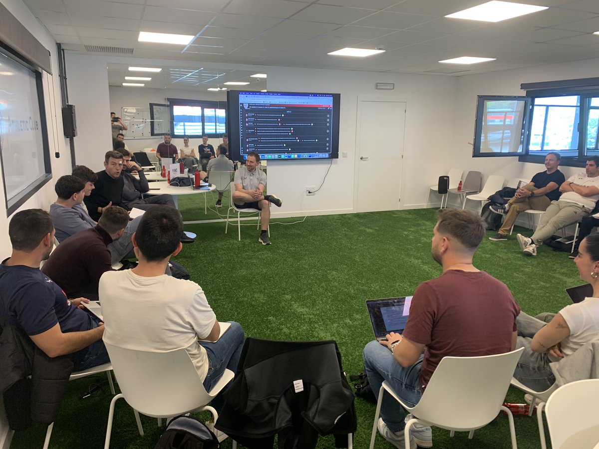 UCV Football tweet media