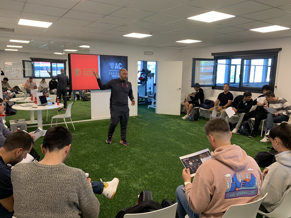 UCV Football tweet media