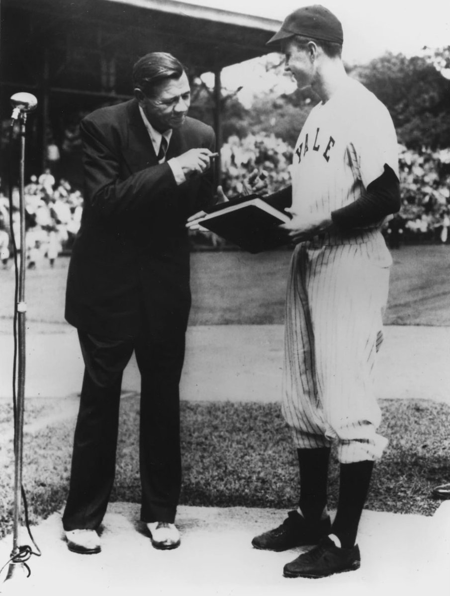 PrezWisdom's tweet image. 🚨FOLLOW BACK FRIDAY🚨
What are YOUR favorite Presidential facts?
Mine?
John Tyler, POTUS #10, still has a living grandson 🤯
George HW Bush met Babe Ruth ⚾️
Teddy Roosevelt saw Abe Lincoln’s funeral procession ♥️
DROP YOURS BELOW ⬇️
Follow me and I’ll follow back!
#POTUS