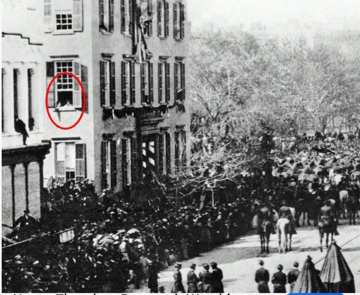 PrezWisdom's tweet image. 🚨FOLLOW BACK FRIDAY🚨
What are YOUR favorite Presidential facts?
Mine?
John Tyler, POTUS #10, still has a living grandson 🤯
George HW Bush met Babe Ruth ⚾️
Teddy Roosevelt saw Abe Lincoln’s funeral procession ♥️
DROP YOURS BELOW ⬇️
Follow me and I’ll follow back!
#POTUS