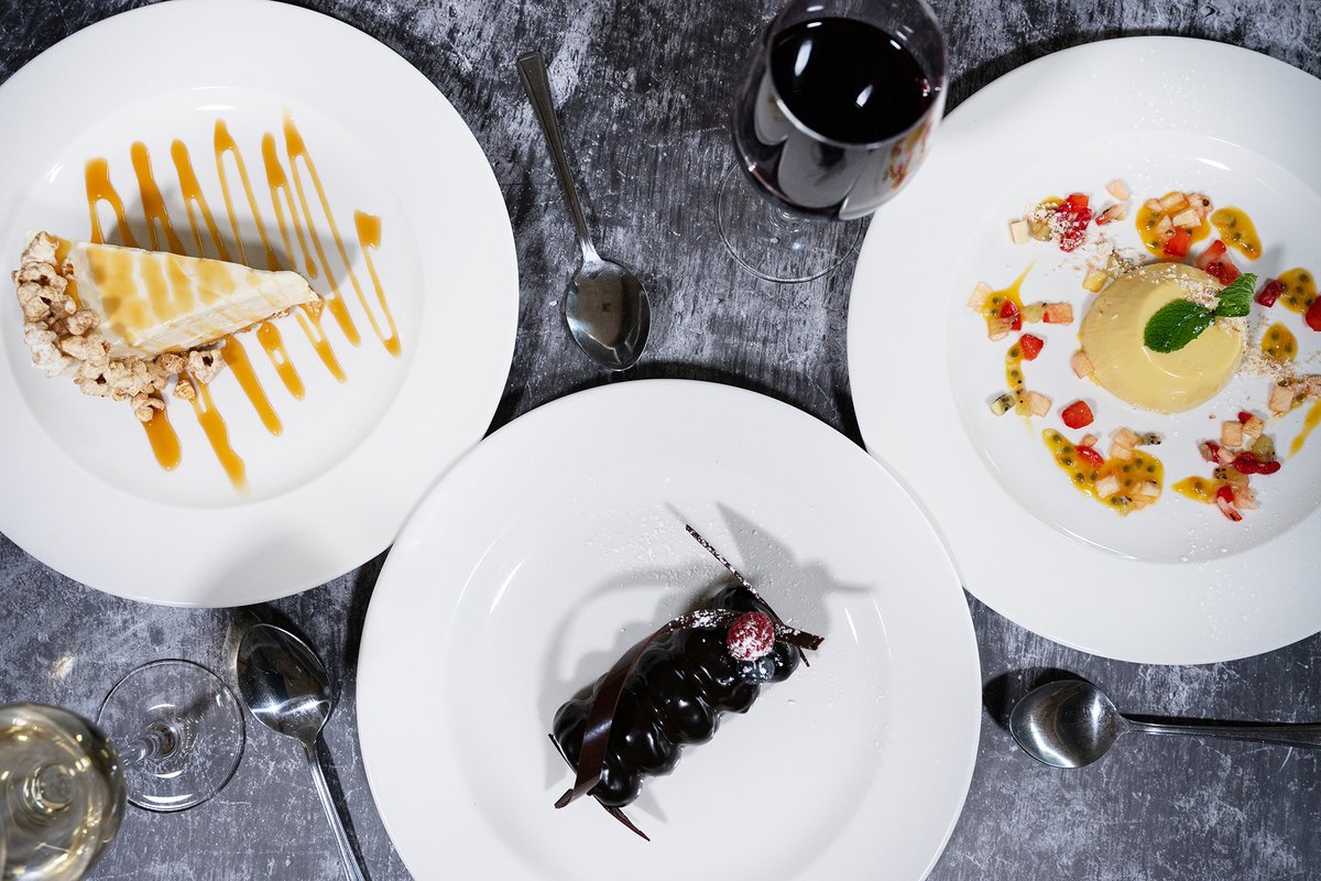 🍰 Sweeten Your Sunday! 🍨

Pre-order your Sunday Lunch with us and enjoy a FREE dessert on the house! 😍

👉 Book now: tinyurl.com/5ejbh94m
#FreeDessert #SundayFunday #SheffieldEats #SundayLunch