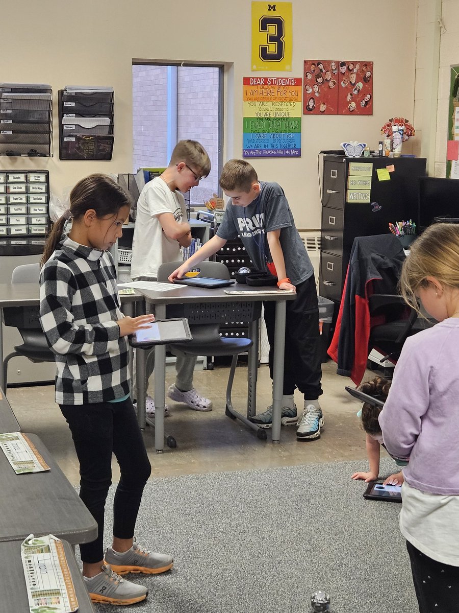 Mrs. Moorehead tweet media