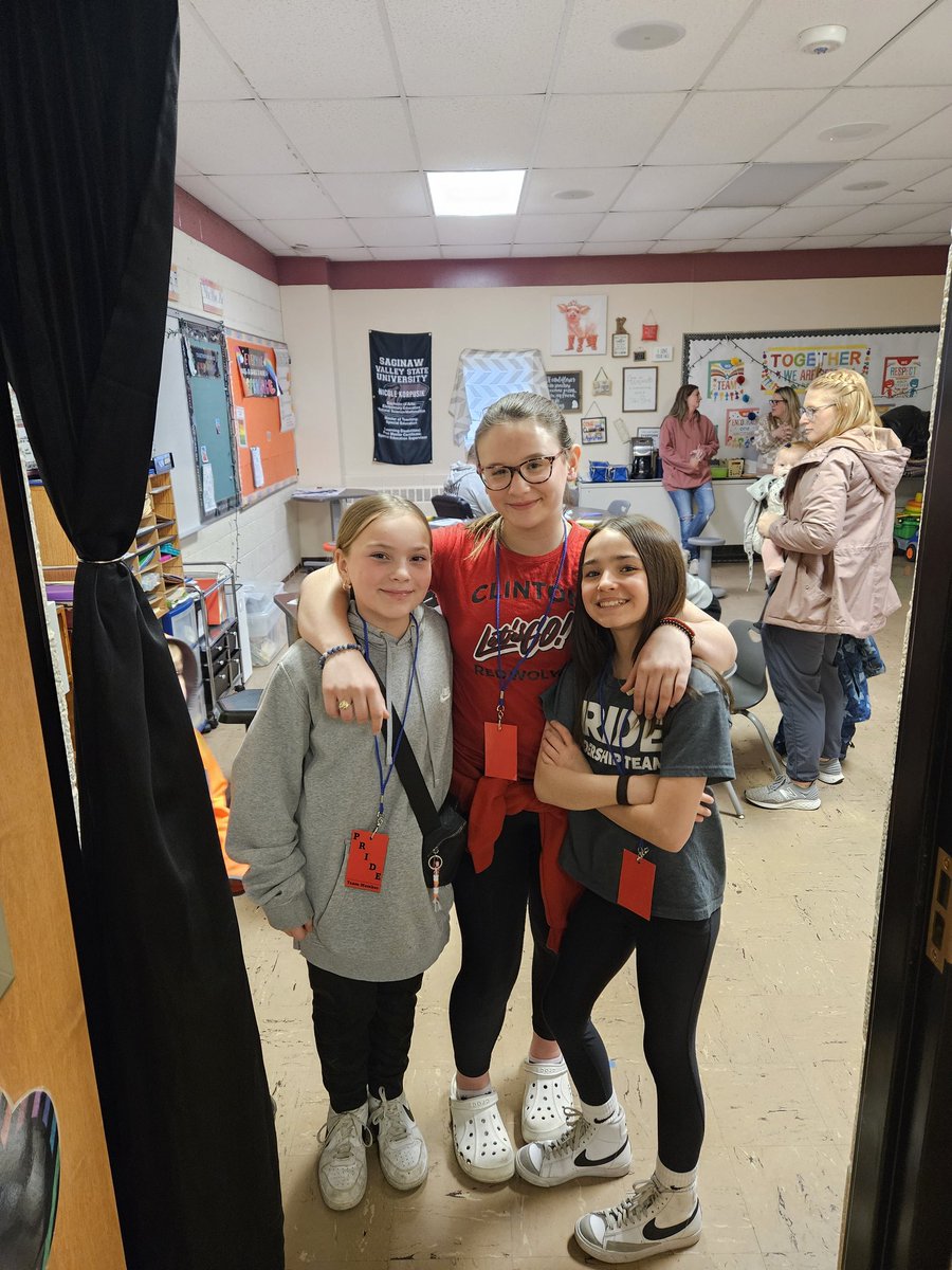 Mrs. Moorehead tweet media