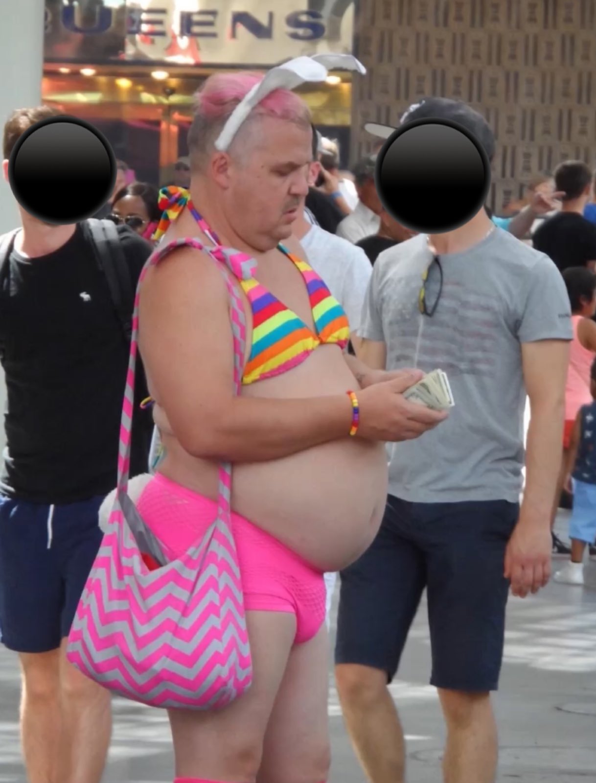 GoP0_LBXsAAdbw-?format=jpg&name=large