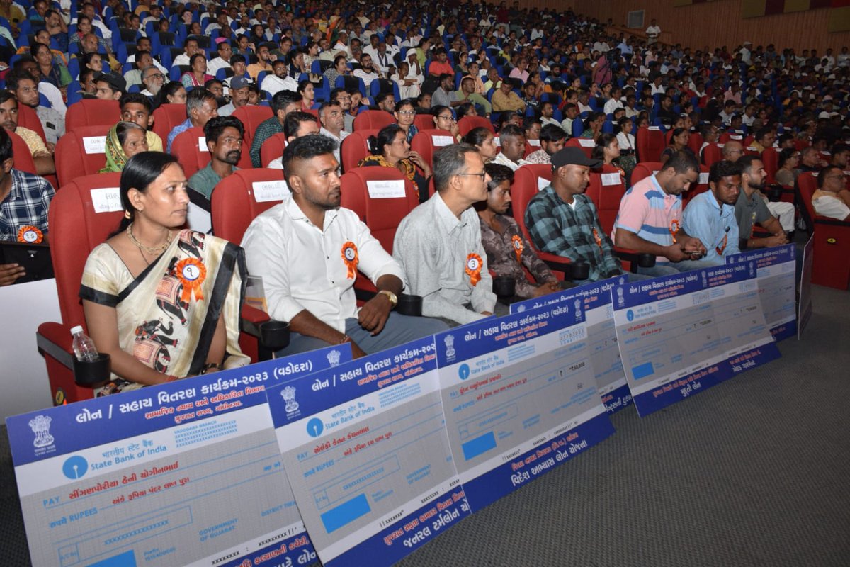 Info_Vadodara's tweet image. વડોદરામાં અનુસૂચિત જાતિના ઉત્કર્ષ માટે 2024-25માં રૂ. 43.37 કરોડની આર્થિક સહાય!

#socialwelfare #GujaratDevelopment #SCwelfare #educationforall #InclusiveGrowth #vadodarainitiatives #vadodara #vadodaranews #vadodaracity #info_vadodaara_gog