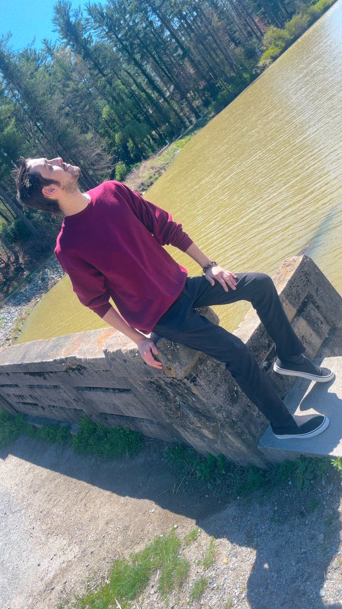 TylerXCIII's tweet photo. A boy by the lake in a small North Carolina town. Ft my manz. (He doesn’t do X, lame) 💙💛 https://t.co/Jr8eP0cJ8Y