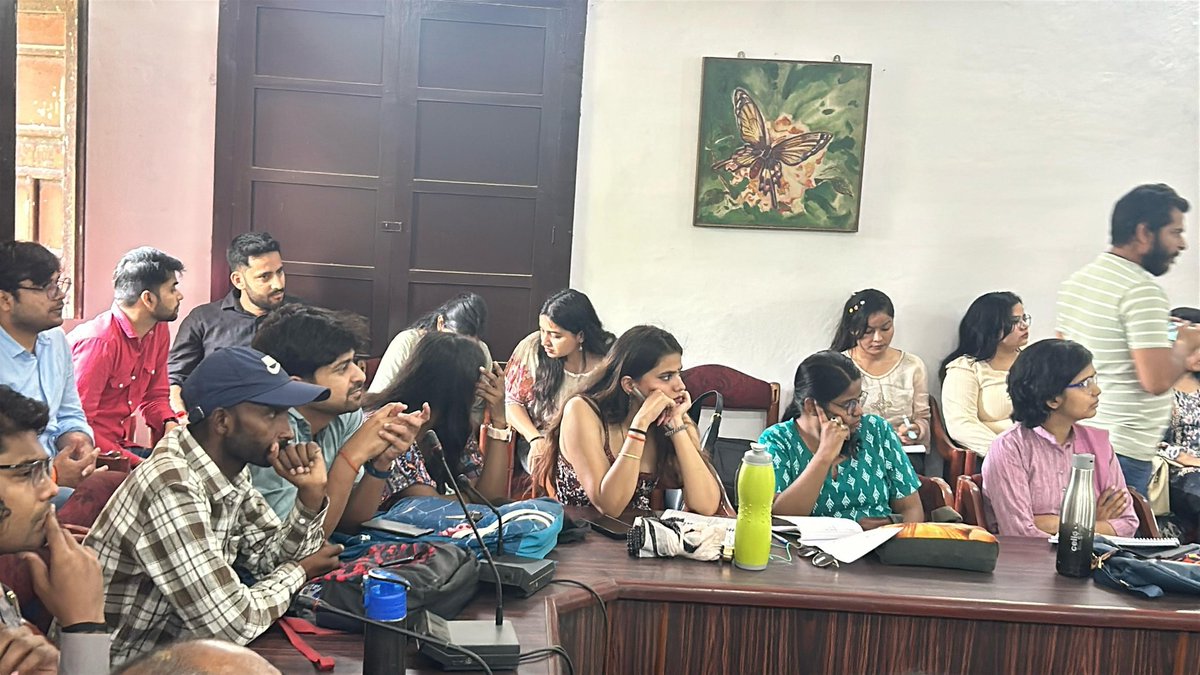 DPhil_LU's tweet photo. दर्शन शास्त्र , विभाग में आज 11-05-2025 को दो दिवसीय व्याख्यान का आरंभ हुआ जिसका विषय था “Into the Philosophical Minds of the Fathers of Modern Sciences”, जिसका आरंभ , प्रो राकेश चंद्रा ने इस विषय की भूमिका देकर किया.
@ippr_lkouniv 
@dswlkouniv 
@DeanacademicsL 
@profalokkumar https://t.co/hIvnE0VZVh