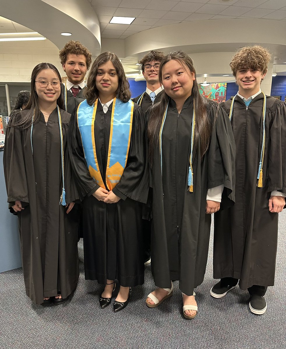 SDHSSeahawks's tweet photo. Celebrating our #Mathletes at the Mu Alpha Theta Honor Society Induction Ceremony! ♾️💪 https://t.co/s6VvsKRY7O